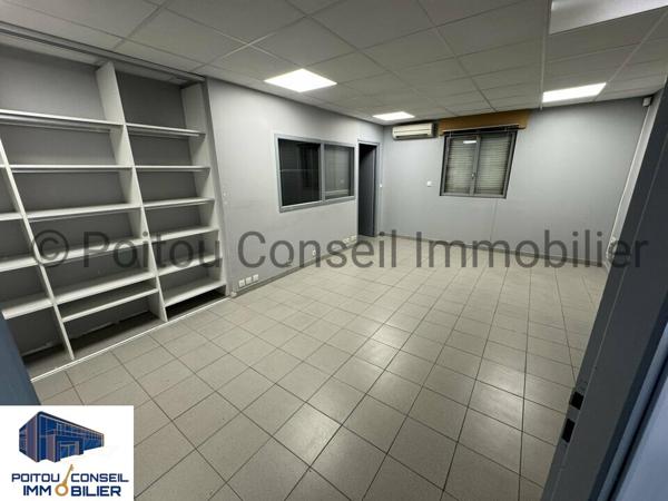 OPPORTUNITE PROXIMITE ZONE DU LECLERC LOCAL COMMERCIAL D’ENVIRON 600m2 AVEC PARKINGS ET VISIBILITE