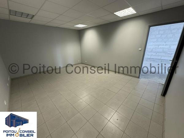 OPPORTUNITE PROXIMITE ZONE DU LECLERC LOCAL COMMERCIAL D’ENVIRON 600m2 AVEC PARKINGS ET VISIBILITE