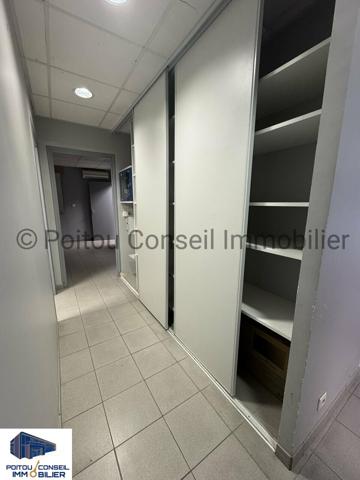 OPPORTUNITE PROXIMITE ZONE DU LECLERC LOCAL COMMERCIAL D’ENVIRON 600m2 AVEC PARKINGS ET VISIBILITE