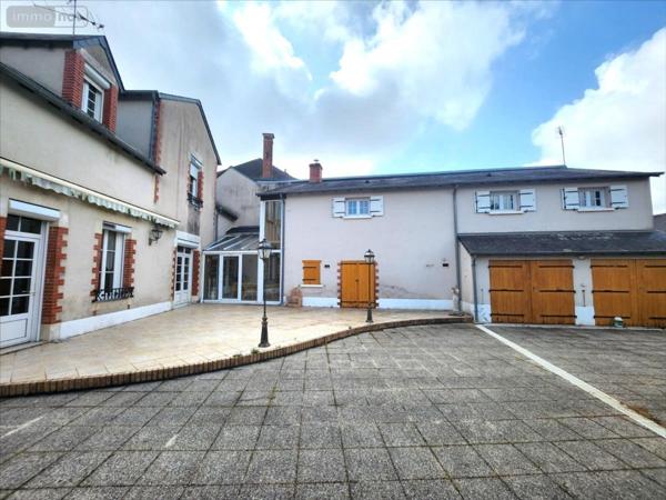 Maison de ville à vendre à Levet dans le Cher (18340), ref : 34646LI