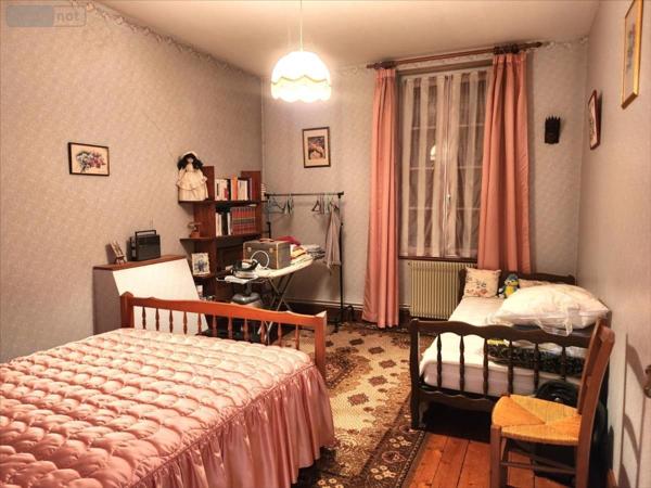 Maison de ville à vendre à Levet dans le Cher (18340), ref : 34646LI