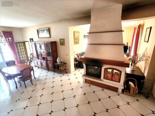 Maison de ville à vendre à Levet dans le Cher (18340), ref : 34646LI