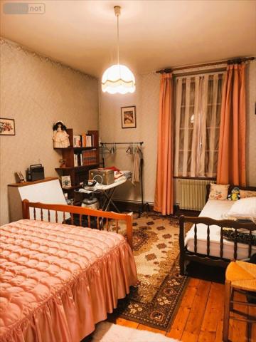 Maison de ville à vendre à Levet dans le Cher (18340), ref : 34646LI