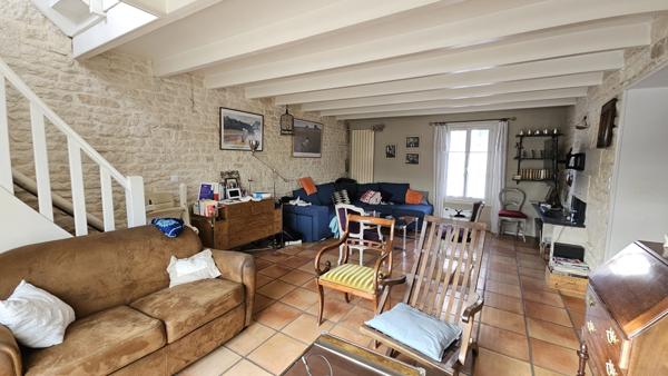 Maison - 7 pièces - 183 m²