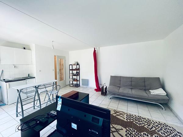 Appartement Orvault 1 pièce 31m² avec terrasse et stationnement