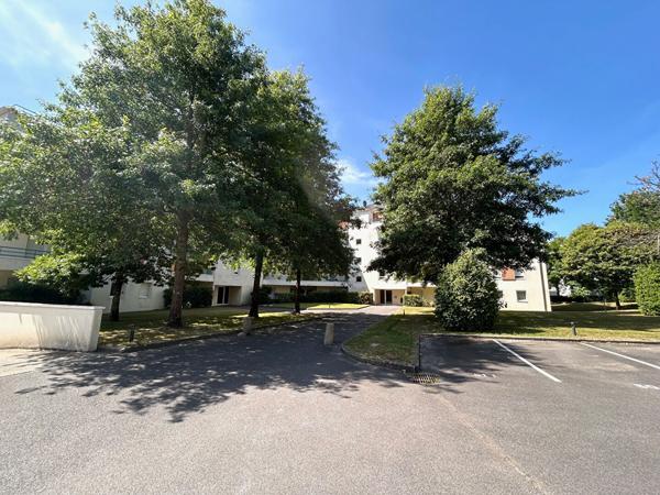 Appartement Orvault 1 pièce 31m² avec terrasse et stationnement PETIT-CHANTILLY
