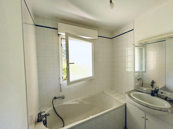 Appartement Orvault 1 pièce 31m² avec terrasse et stationnement