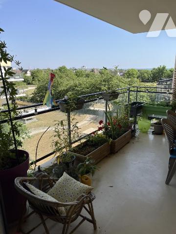 CAEN - Situé dans le quartier recherché  du stade d'ornano - avec grande terrasse de 20m²