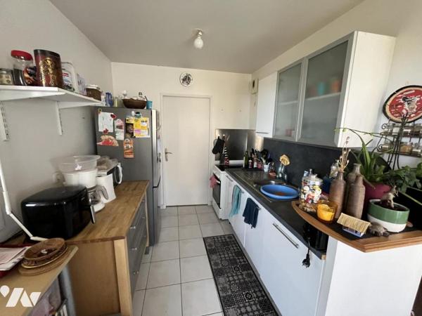 CAEN - Situé dans le quartier recherché  du stade d'ornano - avec grande terrasse de 20m²