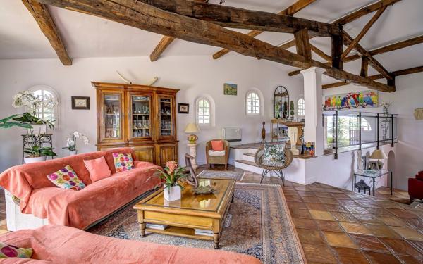 Maison à vendre    7 pièces •  La Gaude