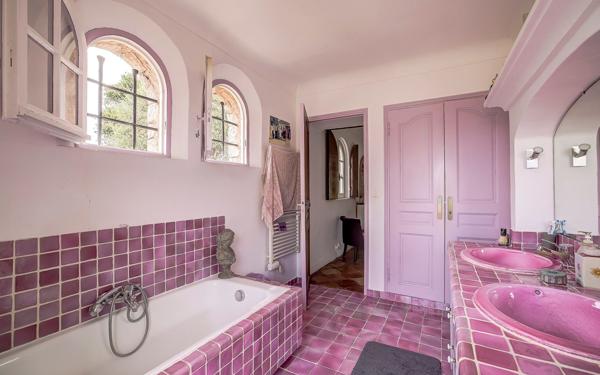 Maison à vendre    7 pièces •  La Gaude