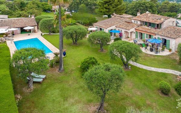 Maison à vendre    7 pièces •  La Gaude