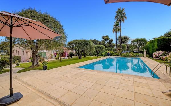 Maison à vendre    7 pièces •  La Gaude