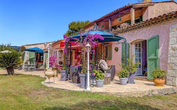 Maison à vendre    7 pièces •  La Gaude