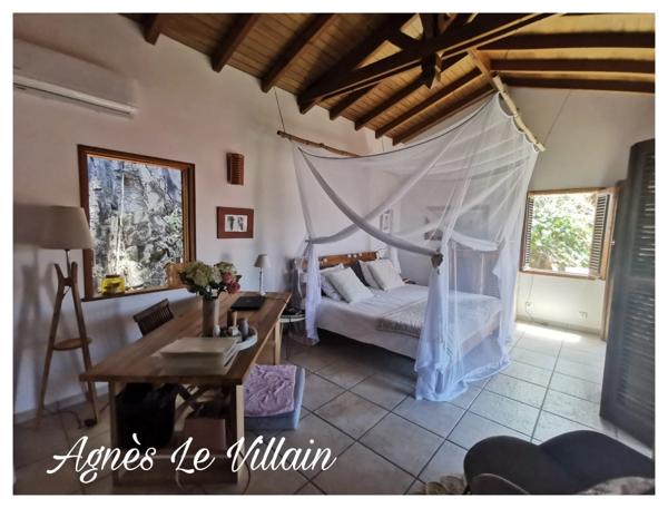 Maison Très Atypique Vue Mer avec Piscine + 2 Chambres d'Hôtes