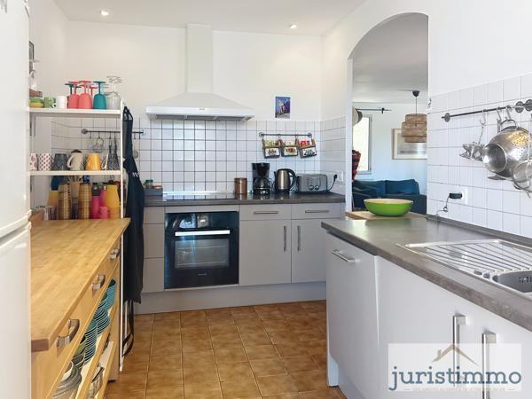 Mollans-sur-Ouvèze (26170) ***SOUS COMPROMIS*** Rare à la vente : Propriété avec 2 habitations indépendantes, grande piscine et vue dégag