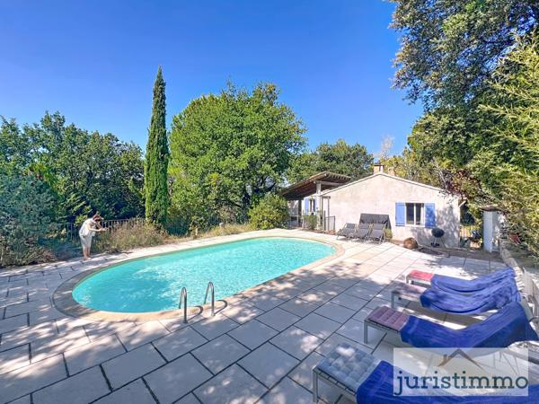 Mollans-sur-Ouvèze (26170) ***SOUS COMPROMIS*** Rare à la vente : Propriété avec 2 habitations indépendantes, grande piscine et vue dégag