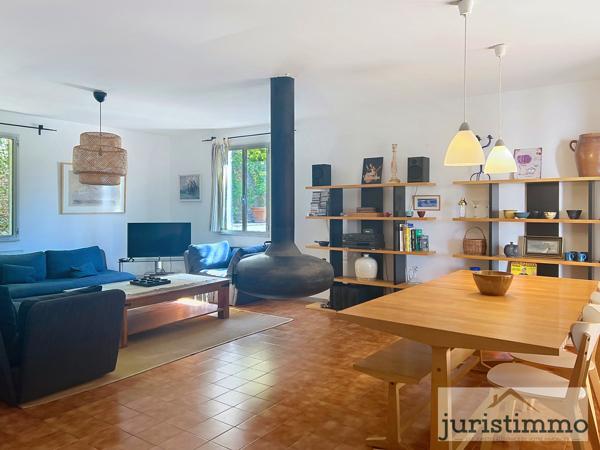 Mollans-sur-Ouvèze (26170) ***SOUS COMPROMIS*** Rare à la vente : Propriété avec 2 habitations indépendantes, grande piscine et vue dégag