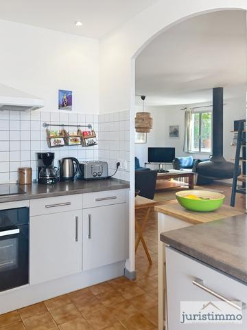 Mollans-sur-Ouvèze (26170) ***SOUS COMPROMIS*** Rare à la vente : Propriété avec 2 habitations indépendantes, grande piscine et vue dégag