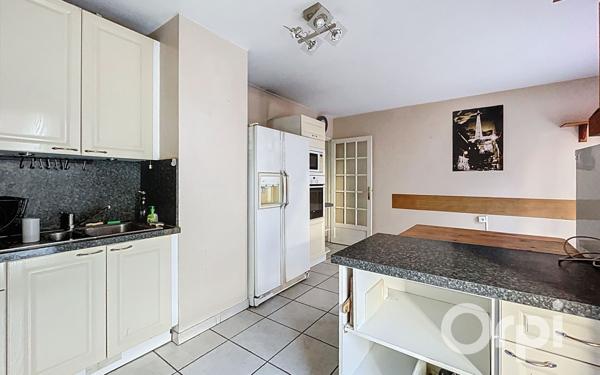 Appartement à vendre    5 pièces • 140,90 m2 Villeurbanne