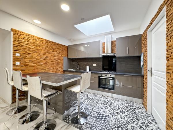 Massieux (01600) Belle maison familiale plain pied de 140 m² avec jardin – Massieux (01600) Possibilité d'un T3 indépendant