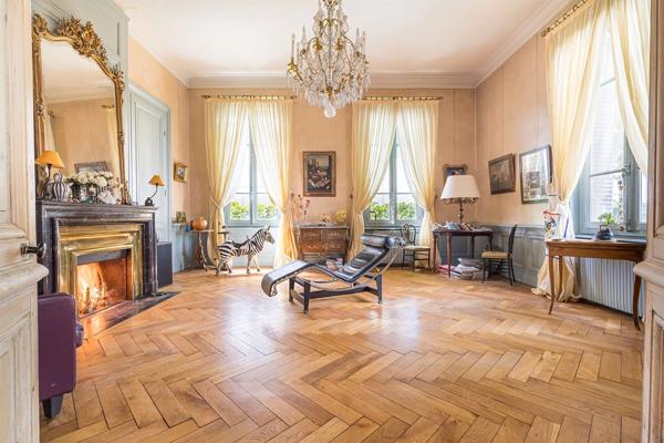 Lyon 6 - Parc Tête D'Or - Hôtel Particulier de 418 m² au sol - 6 chambres - Jardin