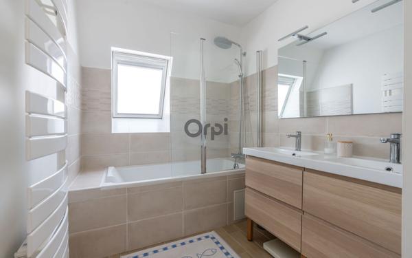 Appartement à vendre    4 pièces • 104,30 m2 Saint-Maurice