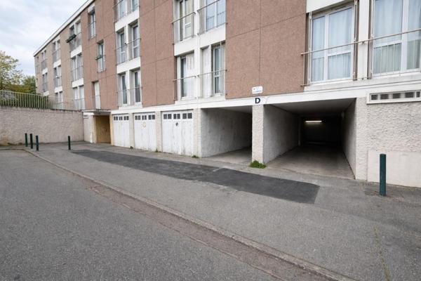 Garage fermé de 18m2
