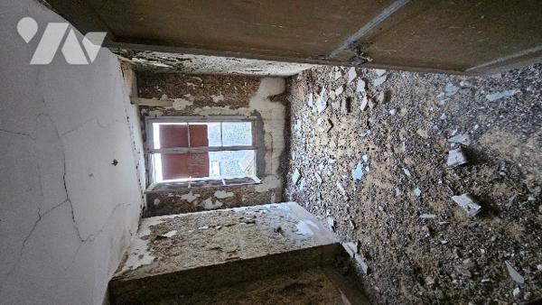 Immeuble de 177,00 m² de Surface habitable à rénover entièrement.