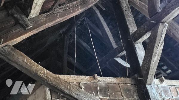 Immeuble de 177,00 m² de Surface habitable à rénover entièrement.