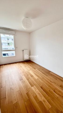 Location Appartement 5 pièces 101.6 m² - Rueil-malmaison 92500