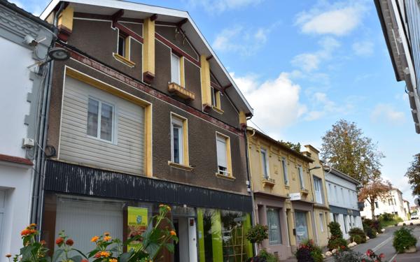 Immeuble à vendre    6 pièces •  Hagetmau