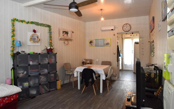 Immeuble à vendre    6 pièces •  Hagetmau