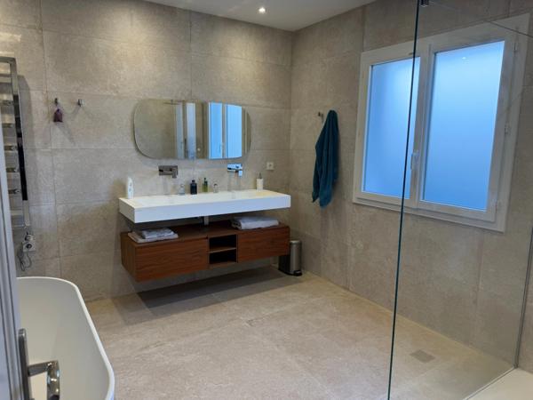 ASCAIN Superbe maison familiale rénovée avec vue montagne