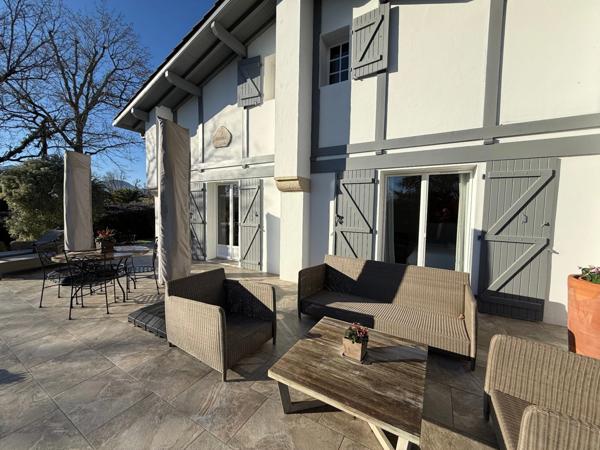 ASCAIN Superbe maison familiale rénovée avec vue montagne