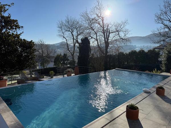 ASCAIN Superbe maison familiale rénovée avec vue montagne