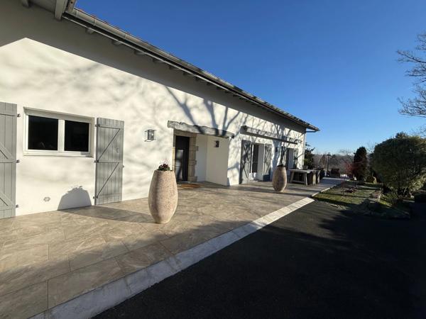 ASCAIN Superbe maison familiale rénovée avec vue montagne