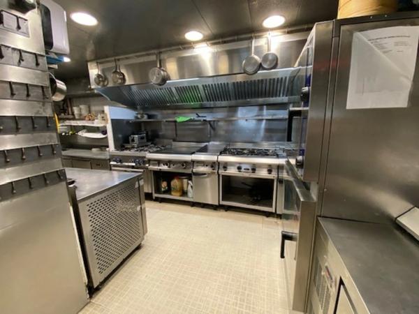 RESTAURANT RENOME EMPLACMENT PREVILEGIE 1 030 000 EUROS