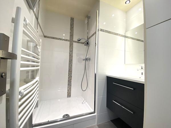 Appartement à vendre à Vannes 2 pièces Ascenseur, Parking Cave Balcon