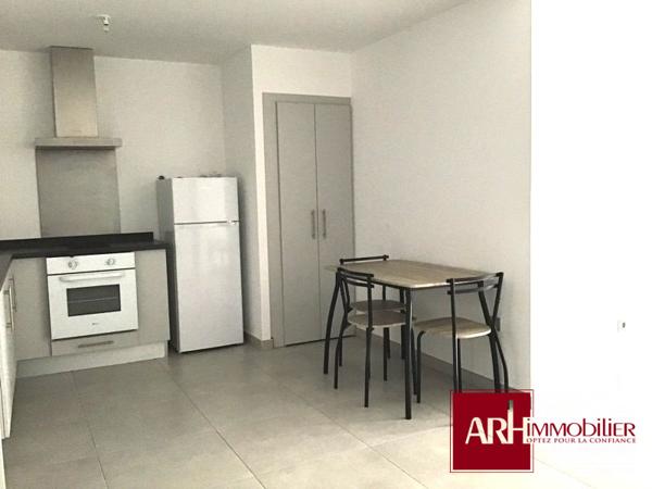 A LOUER T2 MEUBLE / CV SAINT-PIERRE