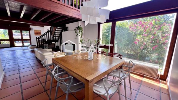 Maison 6 pièces 210m²