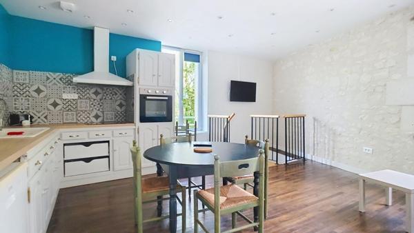 CHAUVIGNY (86)  Propriété composée de deux maisons sur environ 3,5 hectares