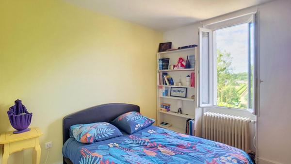CHAUVIGNY (86)  Propriété composée de deux maisons sur environ 3,5 hectares