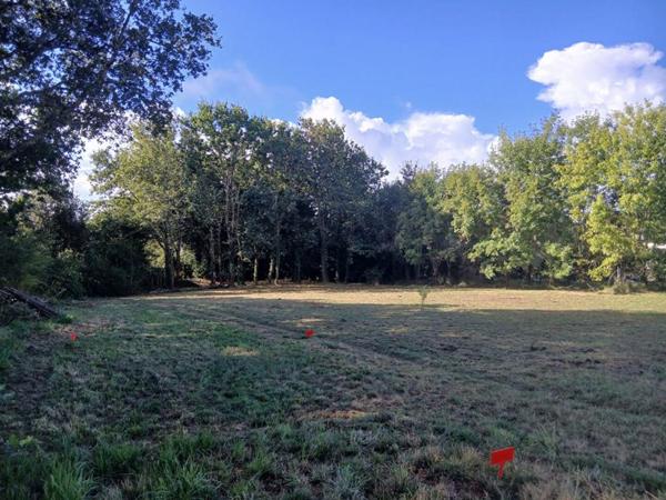 Terrain constructible - Accès plage Landrezac - 792 m2