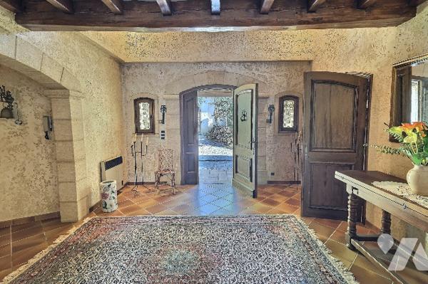 Villa 300 m² à rénover –  Valbonne / Sophia