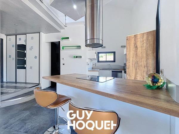 Villa Contemporaine 3 Chs + Bureau et terrain de 1021 m² - 71680 CRECHES SUR SAONE