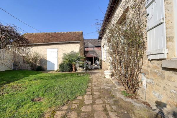 Maison de caractère à vendre à Charmont En Beauce 150 m2