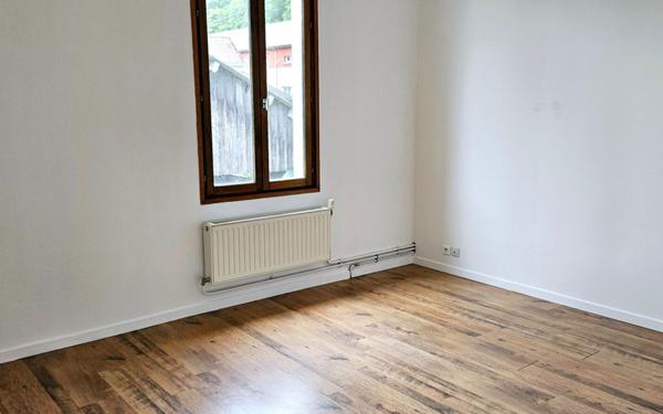 Maison à louer    4 pièces • 116 m2 Guise