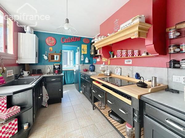 AGREABLE MAISON DE VILLE – CHARME DE L’ANCIEN – EMPLACEMENT RECHERCHÉ