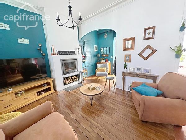 AGREABLE MAISON DE VILLE – CHARME DE L’ANCIEN – EMPLACEMENT RECHERCHÉ